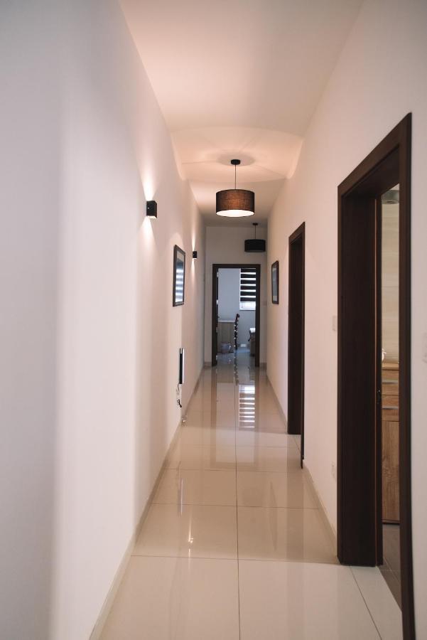 Modern 3 Bedroom With Ac Apartment Zabbar Экстерьер фото